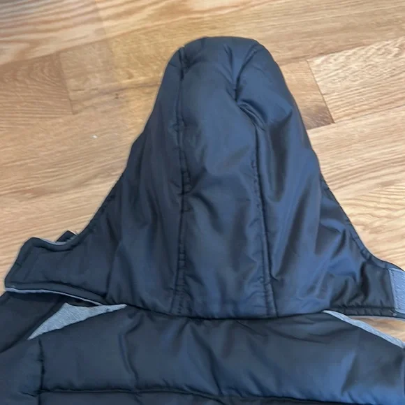 Boys 18 months polyester hooded winter jacket. Blue grey and black color. - Picture 7 of 11